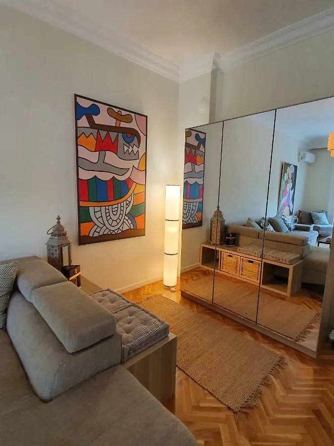 Urban Deluxe Apartmentss kontakt